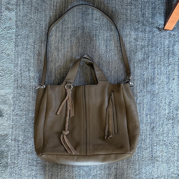 Vince Camuto Handbags - Vince Camuto pebble leather bag